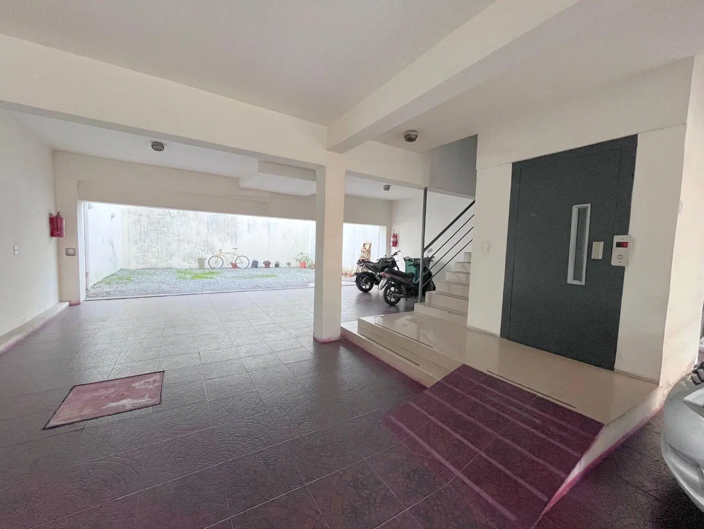 Departamento en semipiso de dos ambientes en alquiler en San Fernando 5