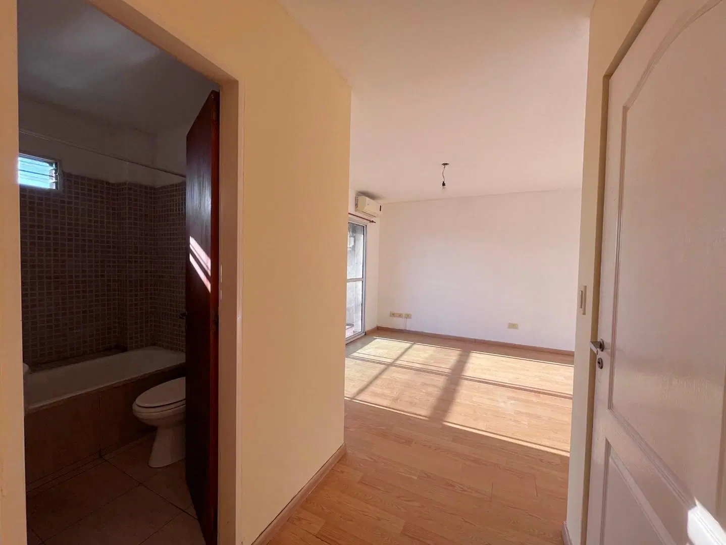 Departamento en semipiso de dos ambientes en alquiler en San Fernando 8