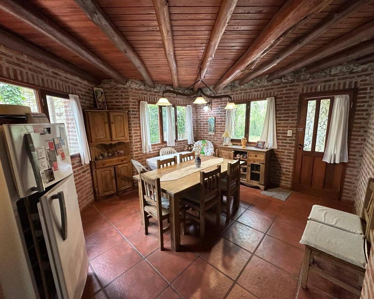 Casa en Venta de 4 Dorm. en Mar Azul 2