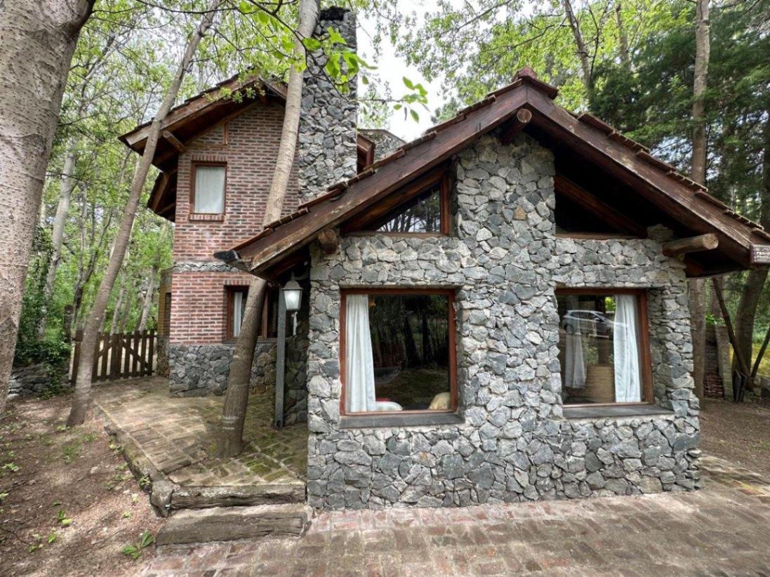 Casa en Venta de 4 Dorm. en Mar Azul 1