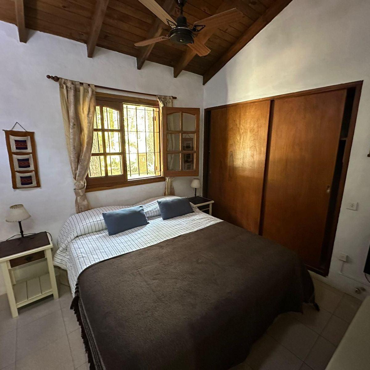 Casa en Venta de 2 Dorm. C/ Cochera en Mar de Las Pampas 2