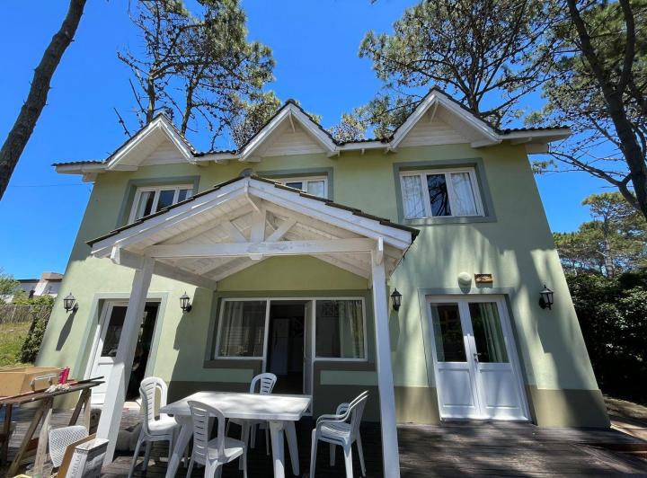 Casa en venta de 3 dormitorios – Mar Azul 4