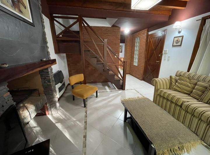 MAR AZUL – Venta casa 3 ambientes c/ cochera 3