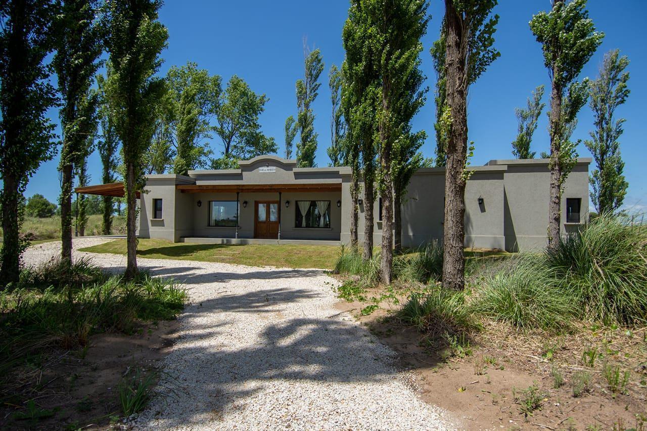 VENTA EXCELENTE CASA 4 AMBIENTES EN EL SALVAJE