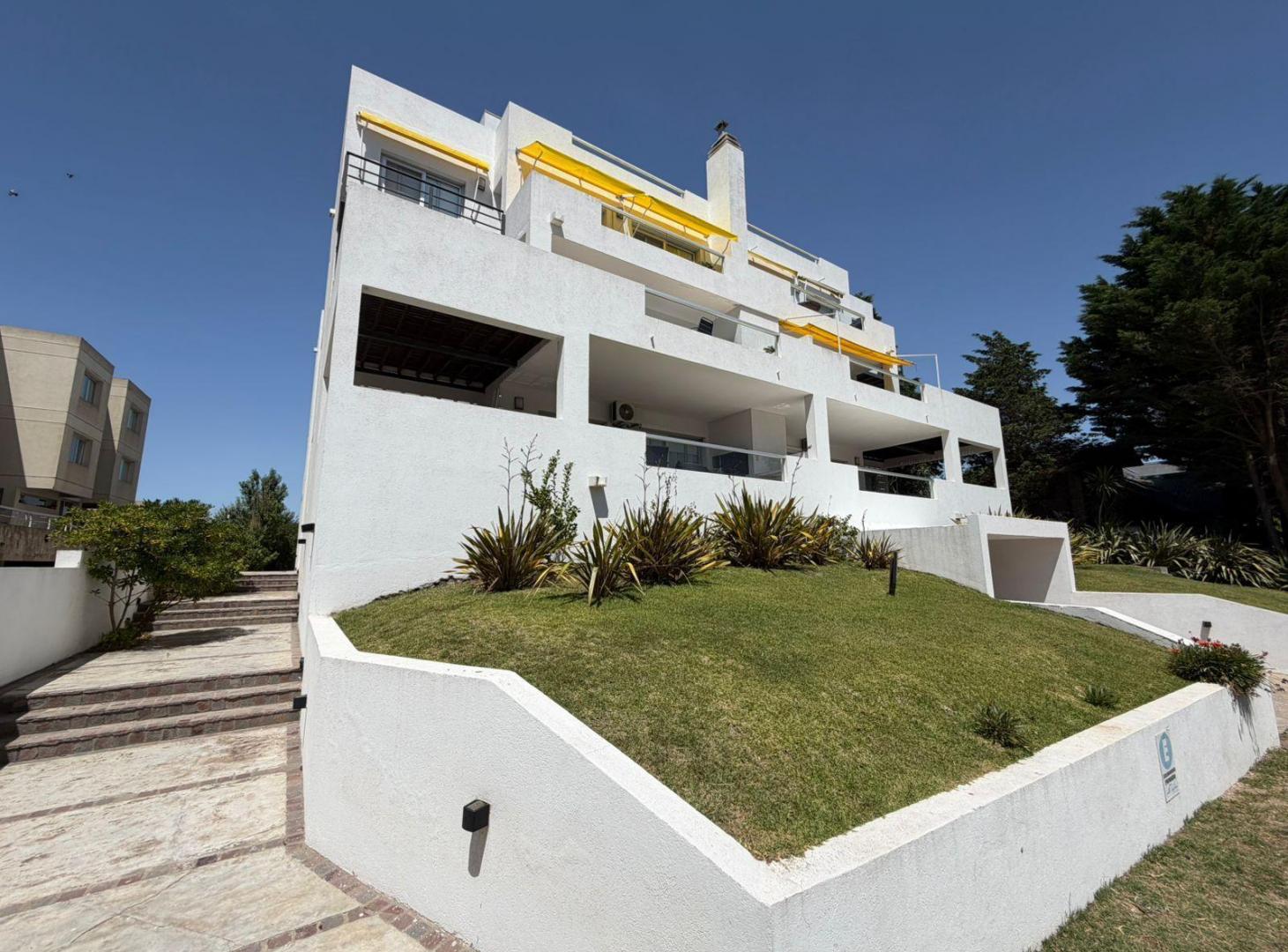 Departamento EN VENTA A METROS DEL MAR
