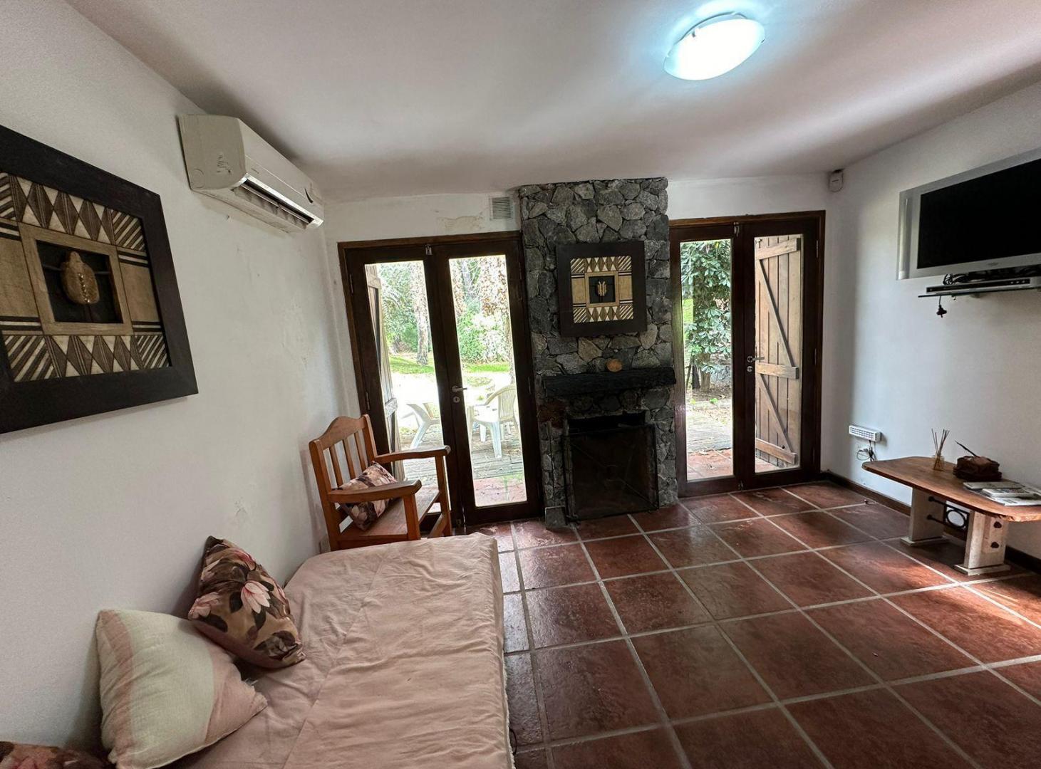 Casa de dos ambientes en Mar Azul