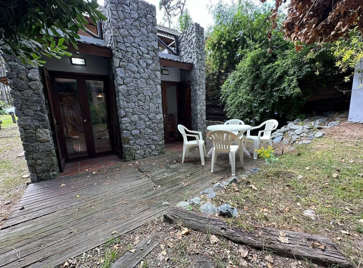Casa de dos ambientes en Mar Azul 5