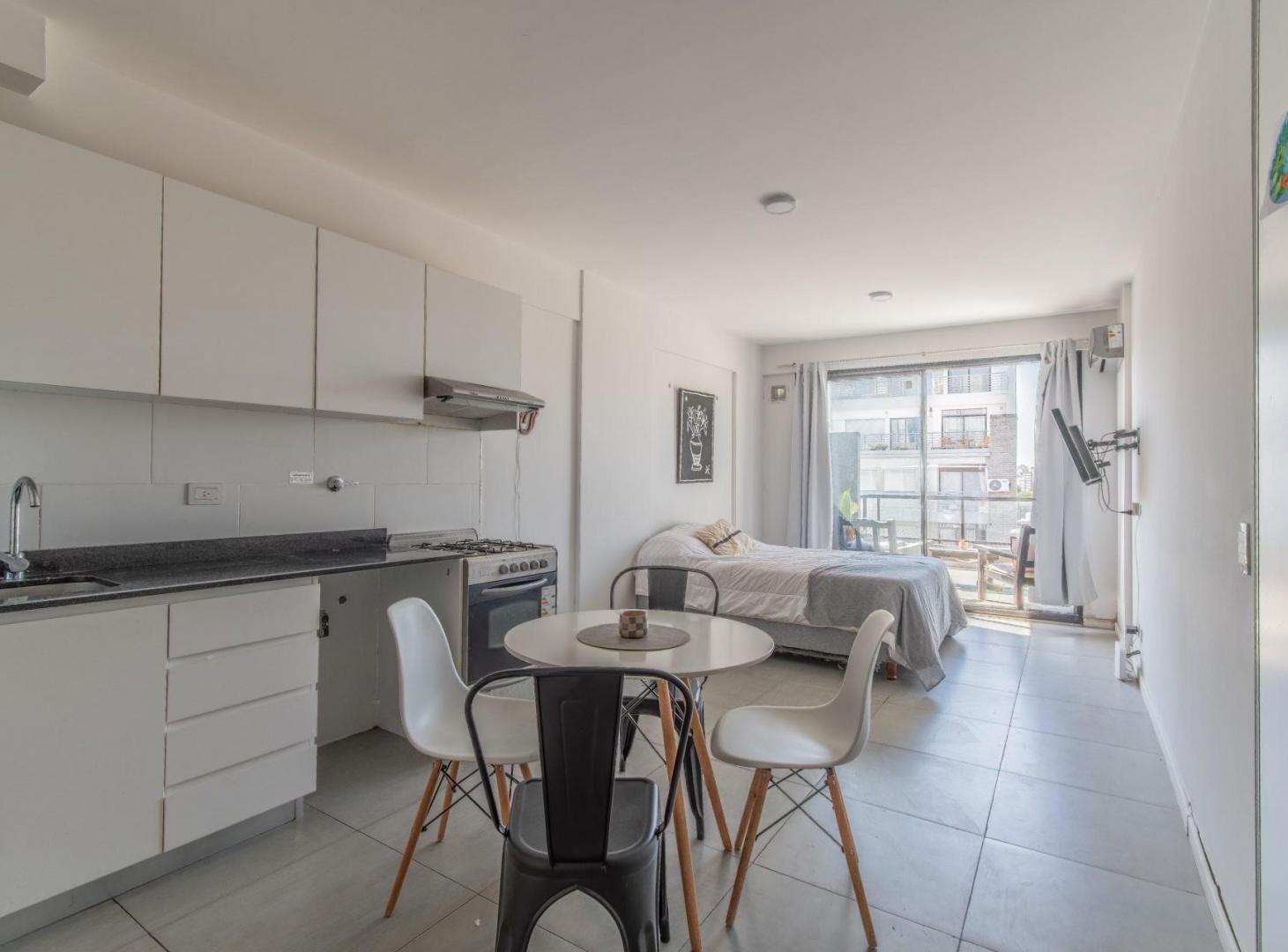 Monoambiente con Balcón y Vista Abierta – Muy Luminoso – Parrilla y SUM - Belgrano
