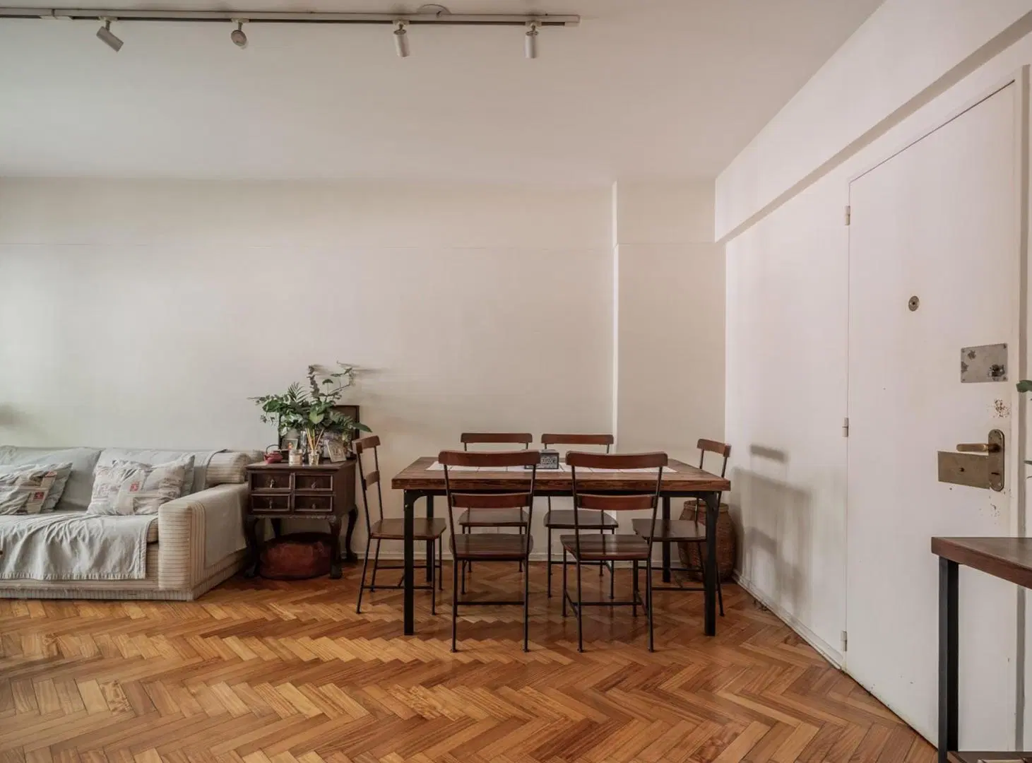 5 Ambientes con Gran Patio Verde Rodeado de Vegetación – Palermo/Belgrano – 125 m² 3