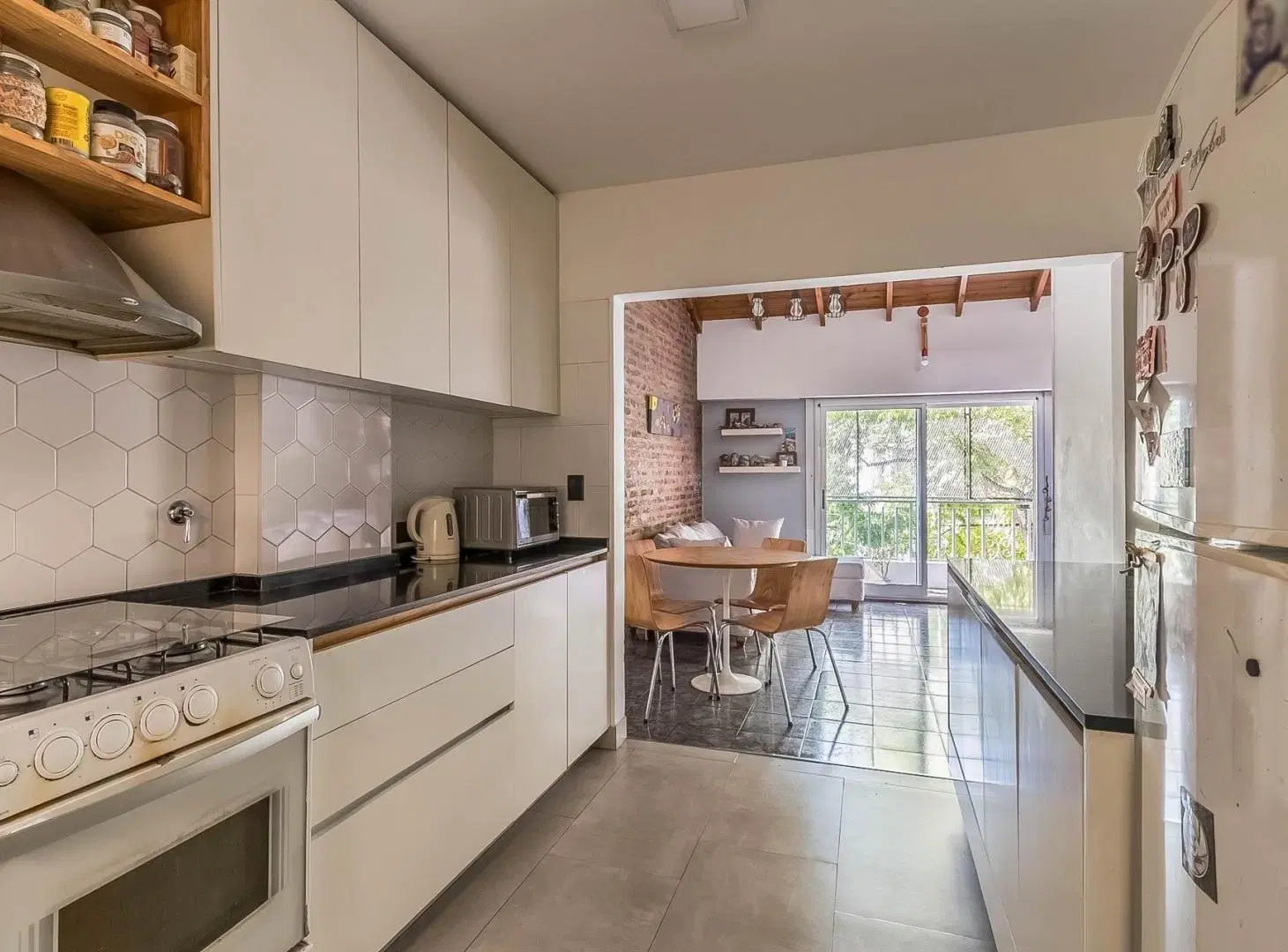 PH luminoso de 4 ambientes con terraza y parrilla en venta en Parque Chas 2