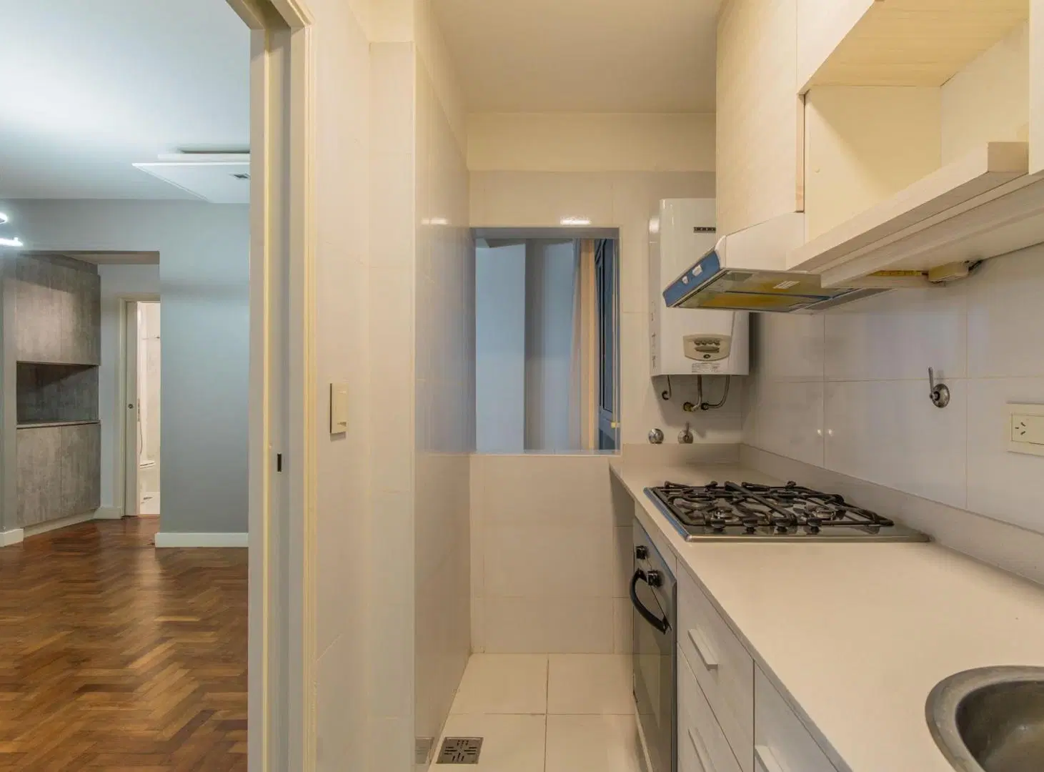 Barrio Norte | 2 ambientes con cocina y baño reciclados | Silencioso | A pasos del subte 2