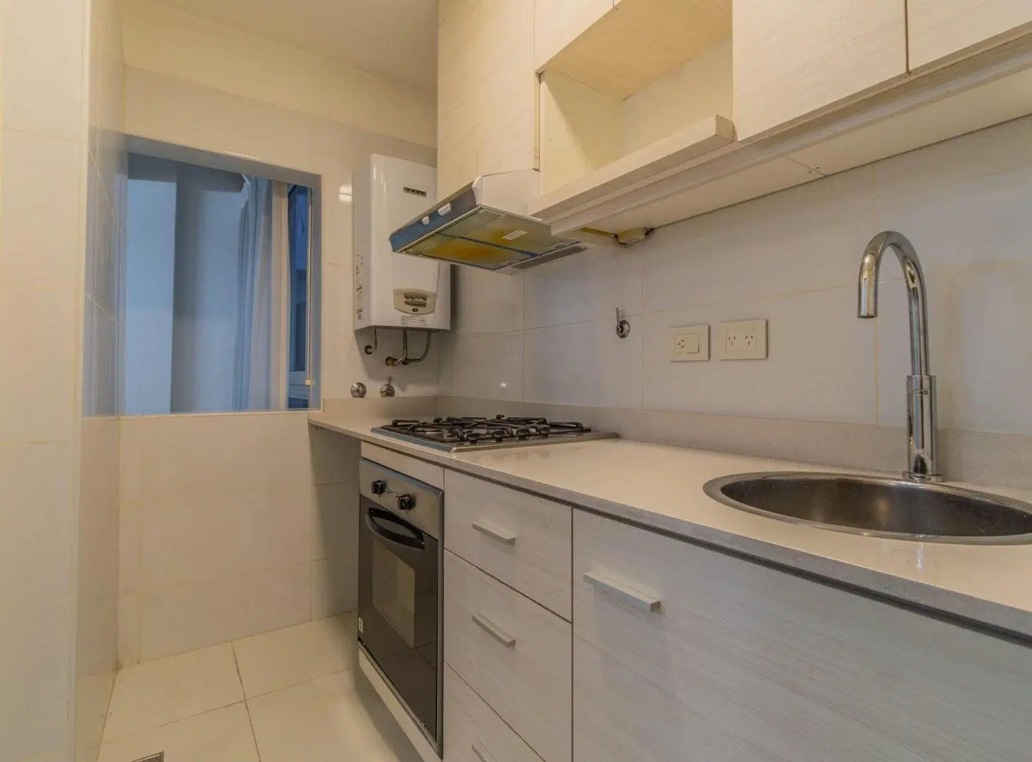 Barrio Norte | 2 ambientes con cocina y baño reciclados | Silencioso | A pasos del subte 5