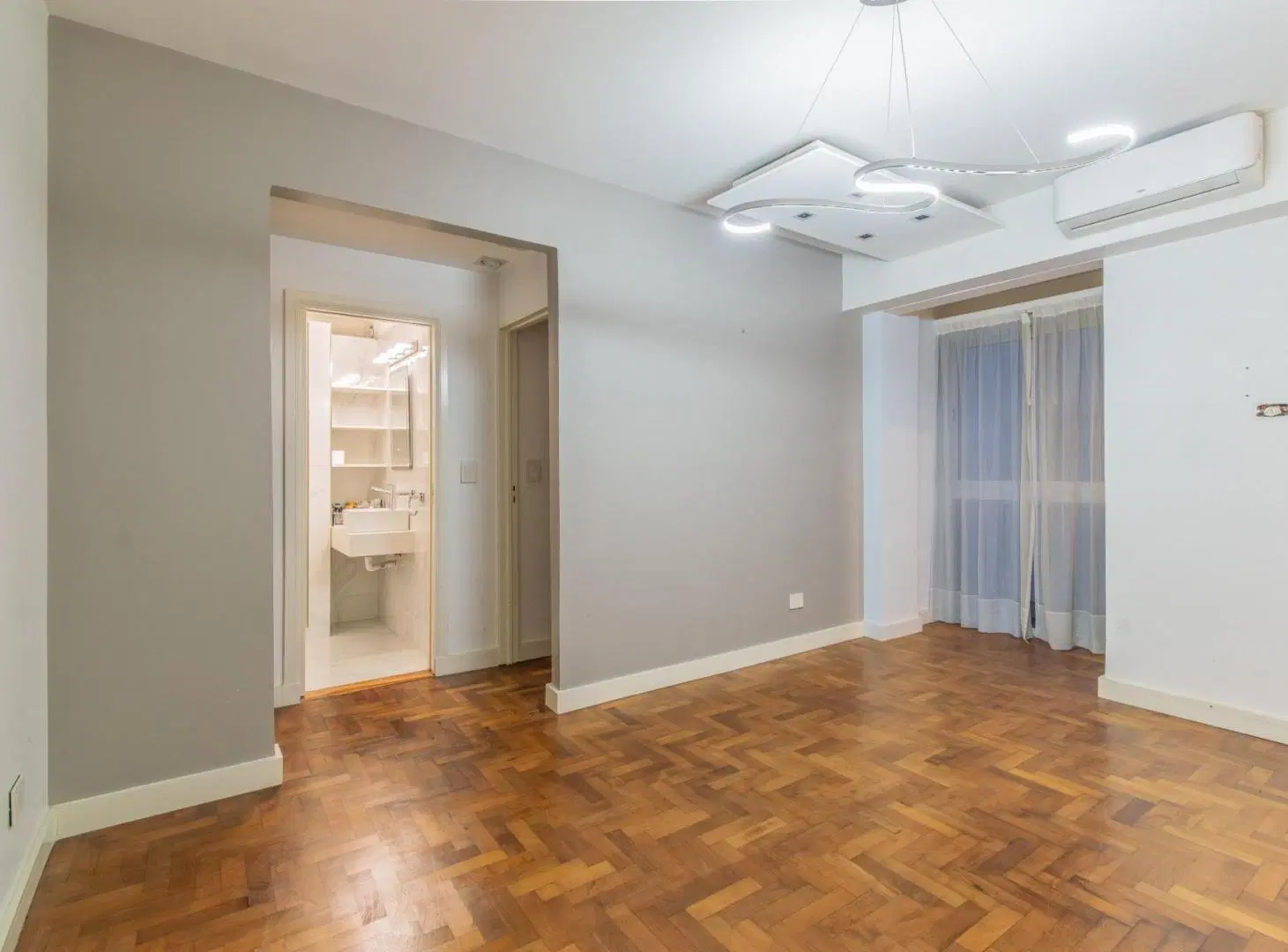 Recoleta | 2 ambientes con cocina y baño reciclados | Silencioso | A pasos del subte 5