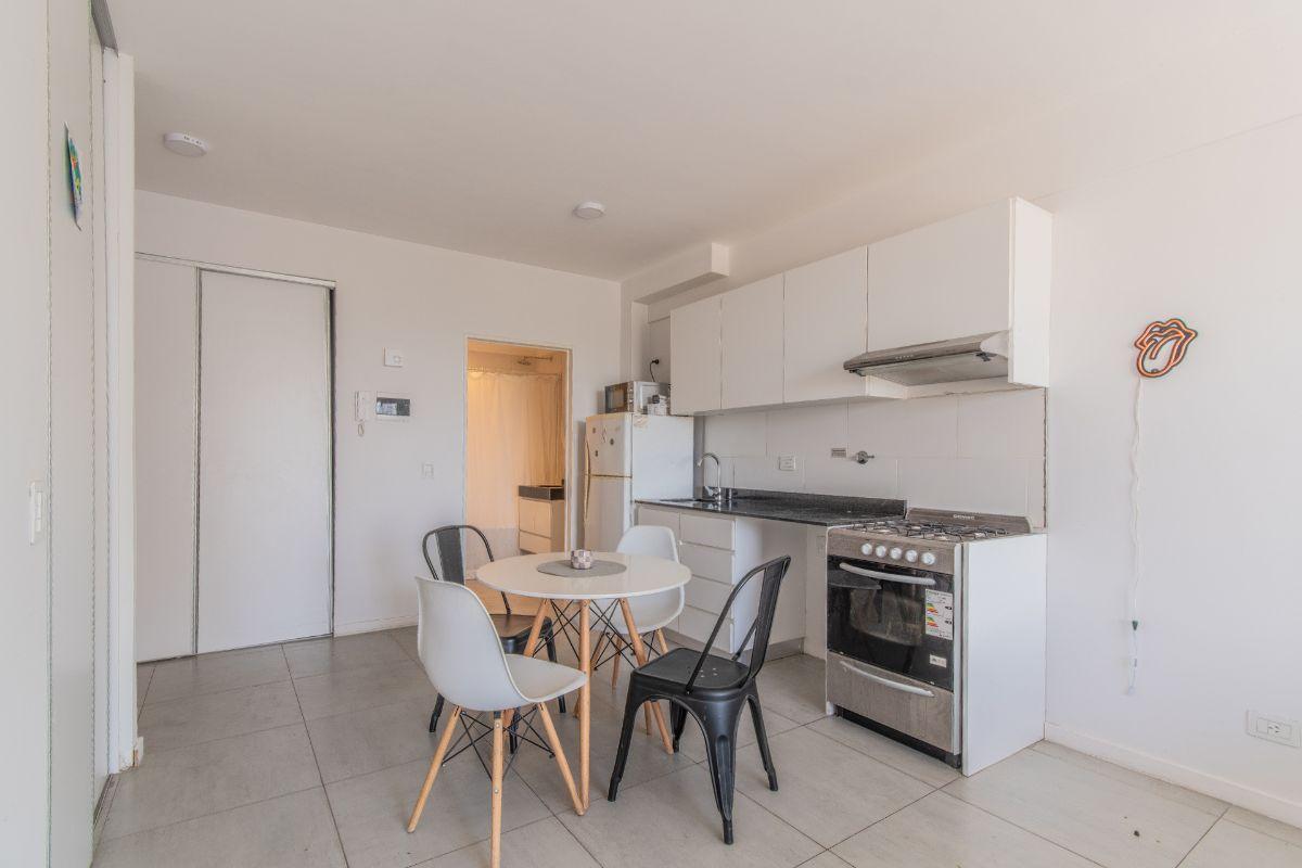Foto de Monoambiente con Balcón y Vista Abierta – Muy Luminoso – Parrilla y Sum, imagen 4