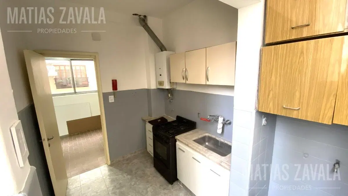 Depto 3 amb - BAJAS EXPENSAS (1er piso x escalera) RECIEN PINTADO - Floresta Norte 3