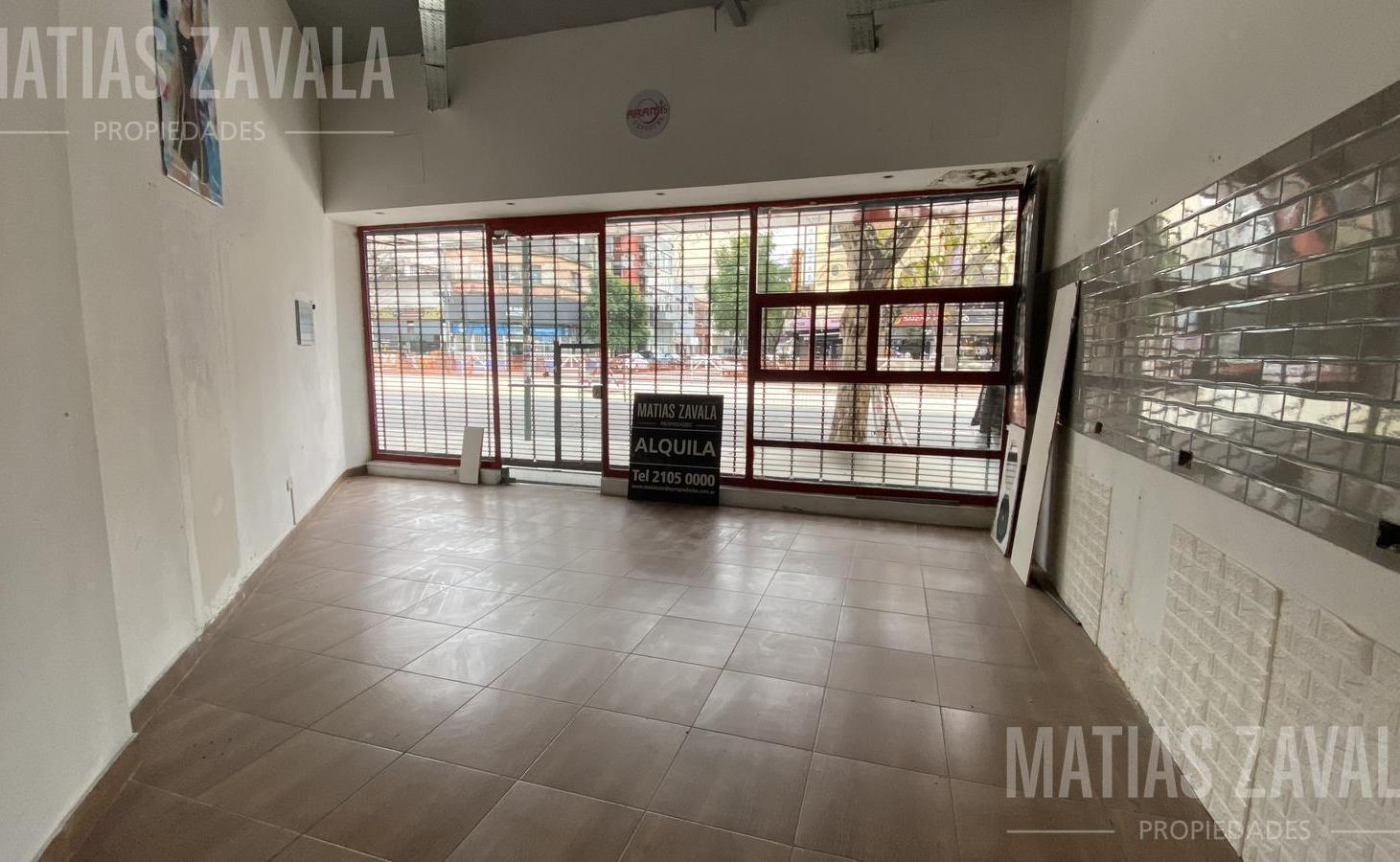 Foto de Local Comercial c/ 7 mts de frente sobre la avenida SIN EXPENSAS, imagen 3