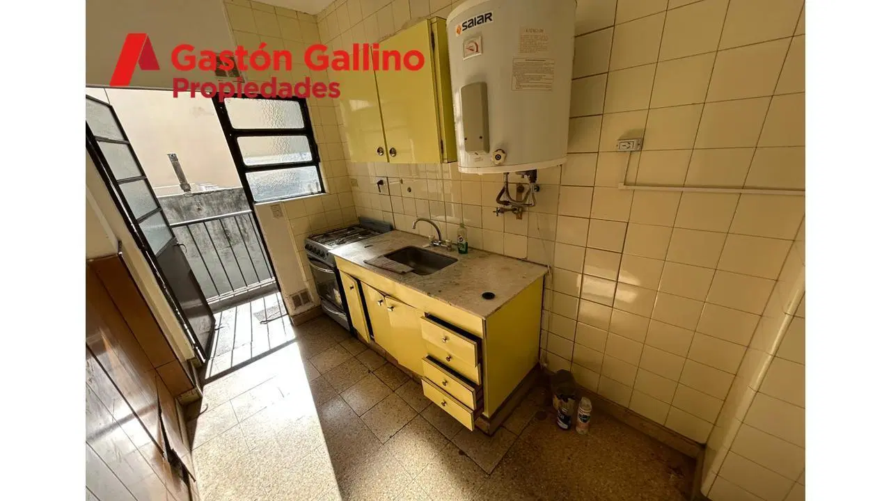 DEPARTAMENTO EN VENTA DE DOS AMBIENTES CON BALCÓN EN ALMAGRO 5