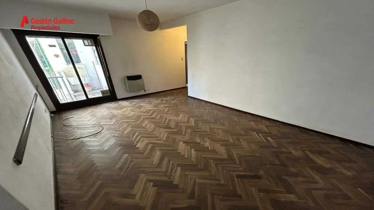 DEPARTAMENTO EN VENTA DE DOS AMBIENTES CON BALCÓN EN ALMAGRO 2
