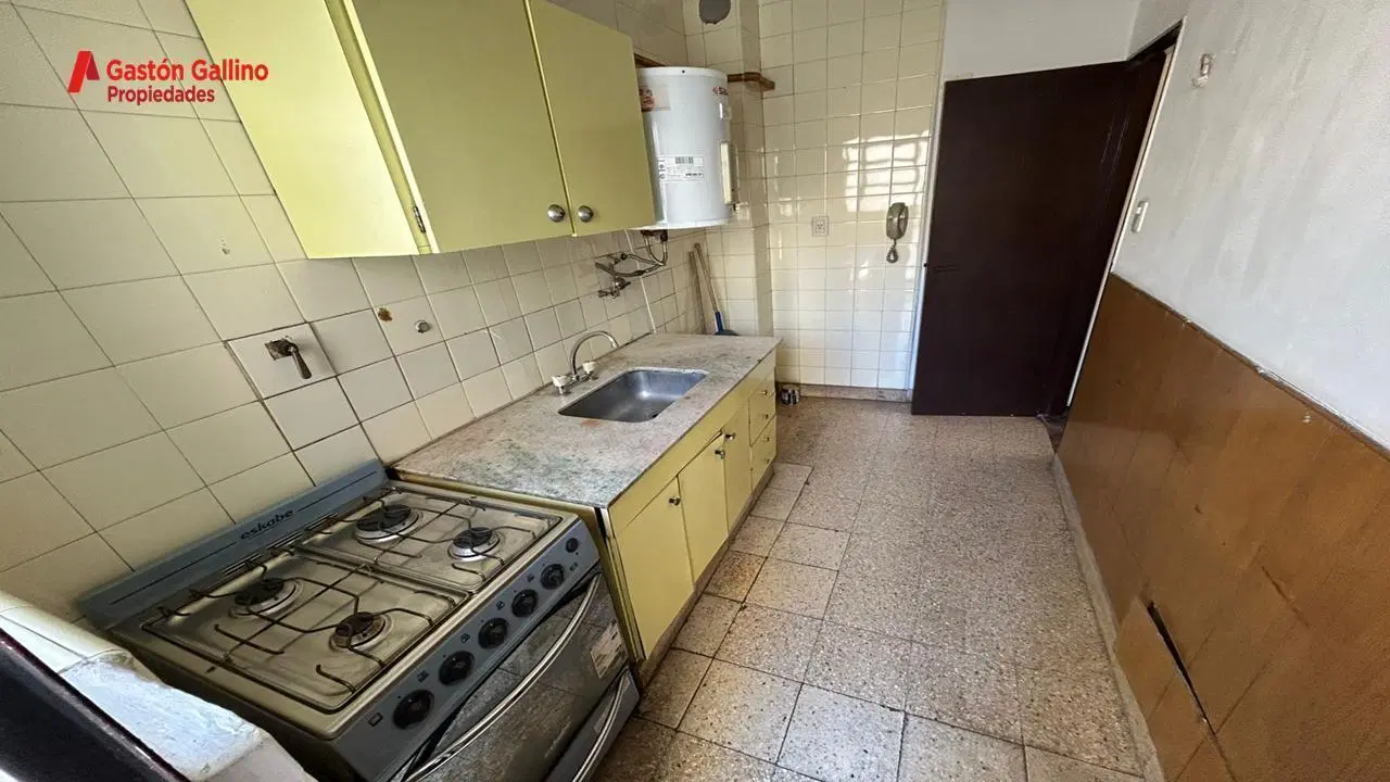 DEPARTAMENTO EN VENTA DE DOS AMBIENTES CON BALCÓN EN ALMAGRO 4