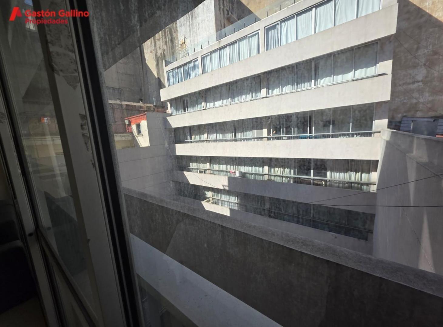 Foto de VENTA 1 AMBIENTE AL FRENTE CON BALCON, PILETA. CENTRO, imagen 4