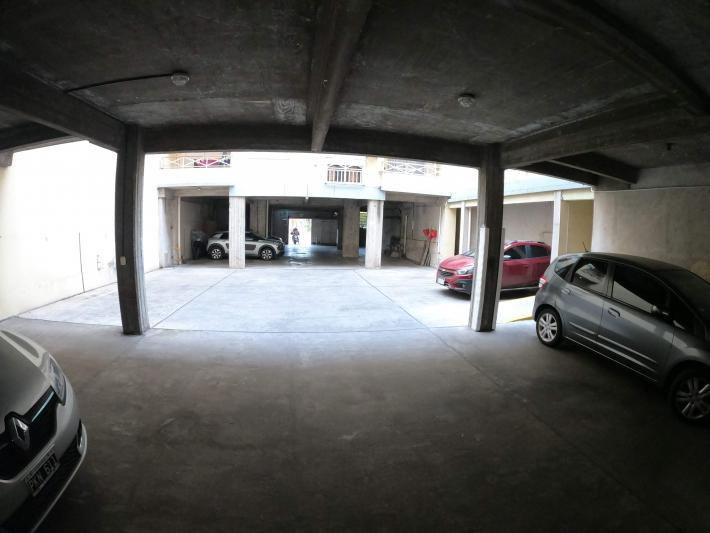 Foto de Cochera en Venta en Haedo, imagen 2