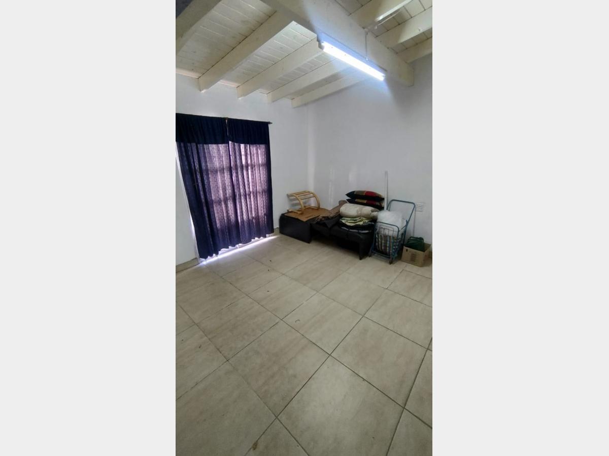 Casa en Venta en Moron 4