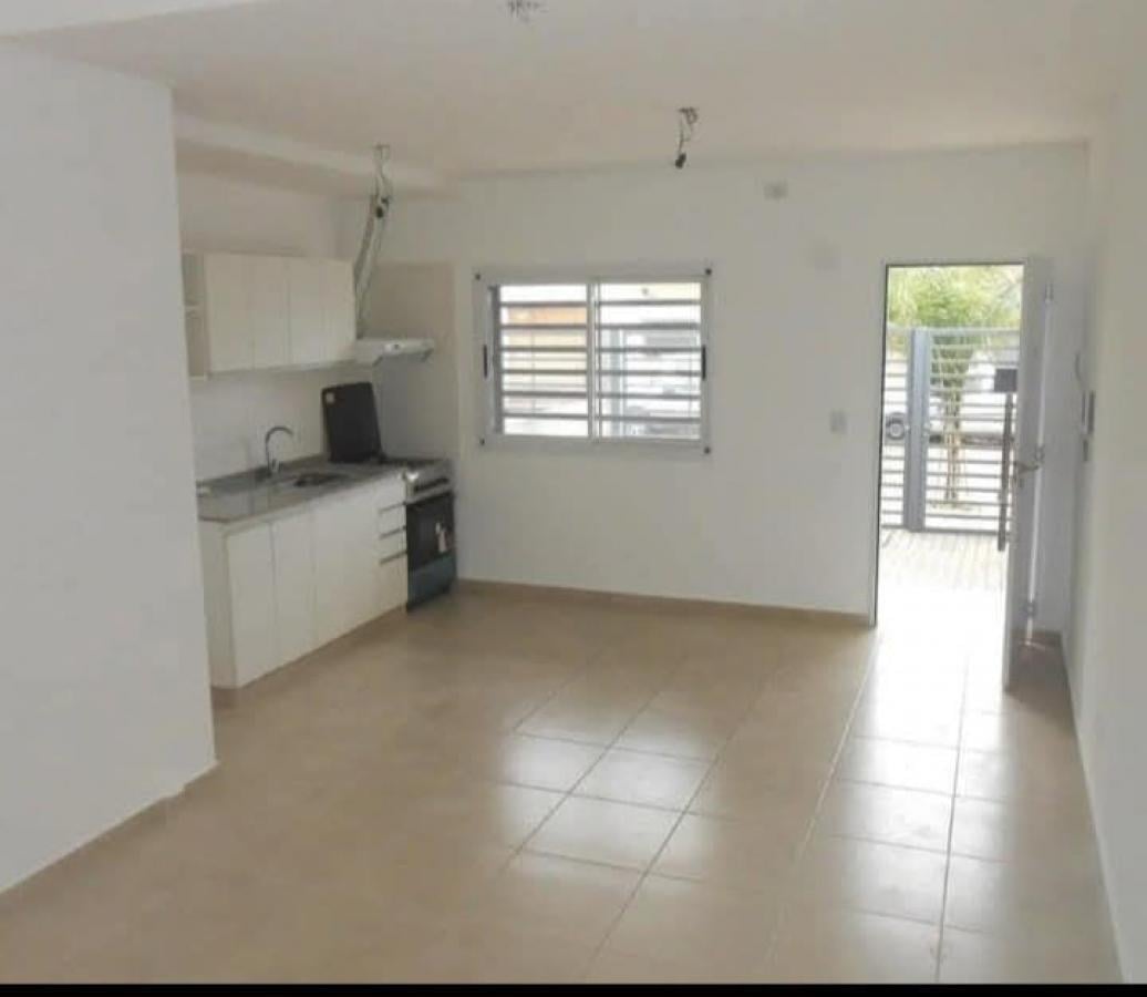 Foto de Departamento en Venta en Villa Luzuriaga, imagen 2