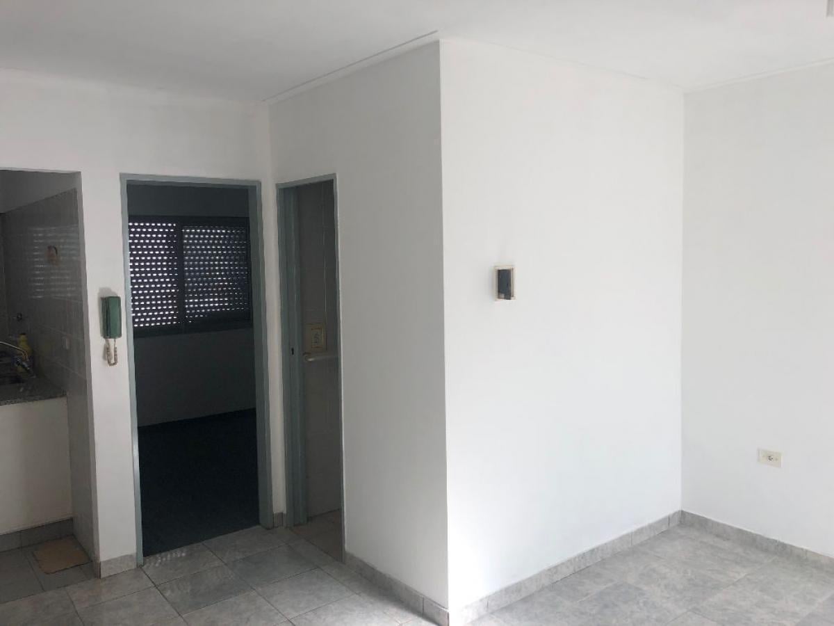 Foto de Departamento en Alquiler en Moron, imagen 2