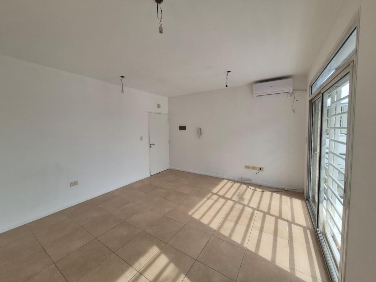 Foto de Departamento en Alquiler en Haedo, imagen 3