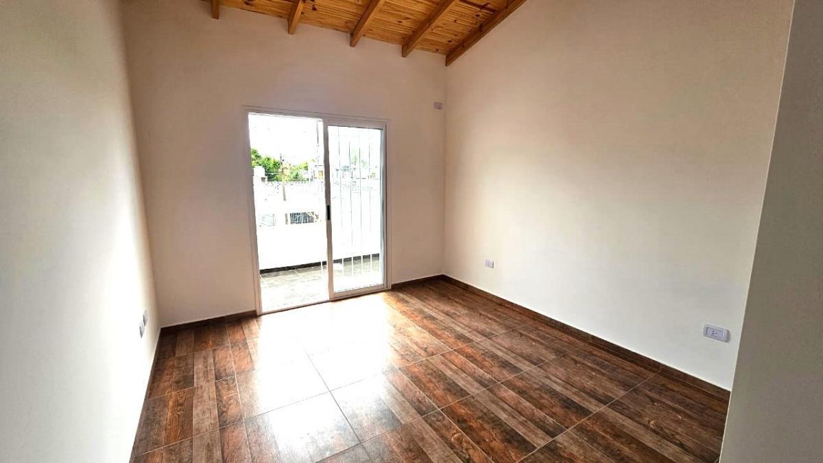 Foto de Triplex en Venta en Villa Luzuriaga, imagen 4