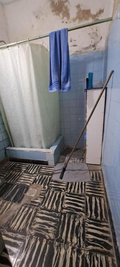 Casa en Lote Propio - Ideal Destino Comercial! 3