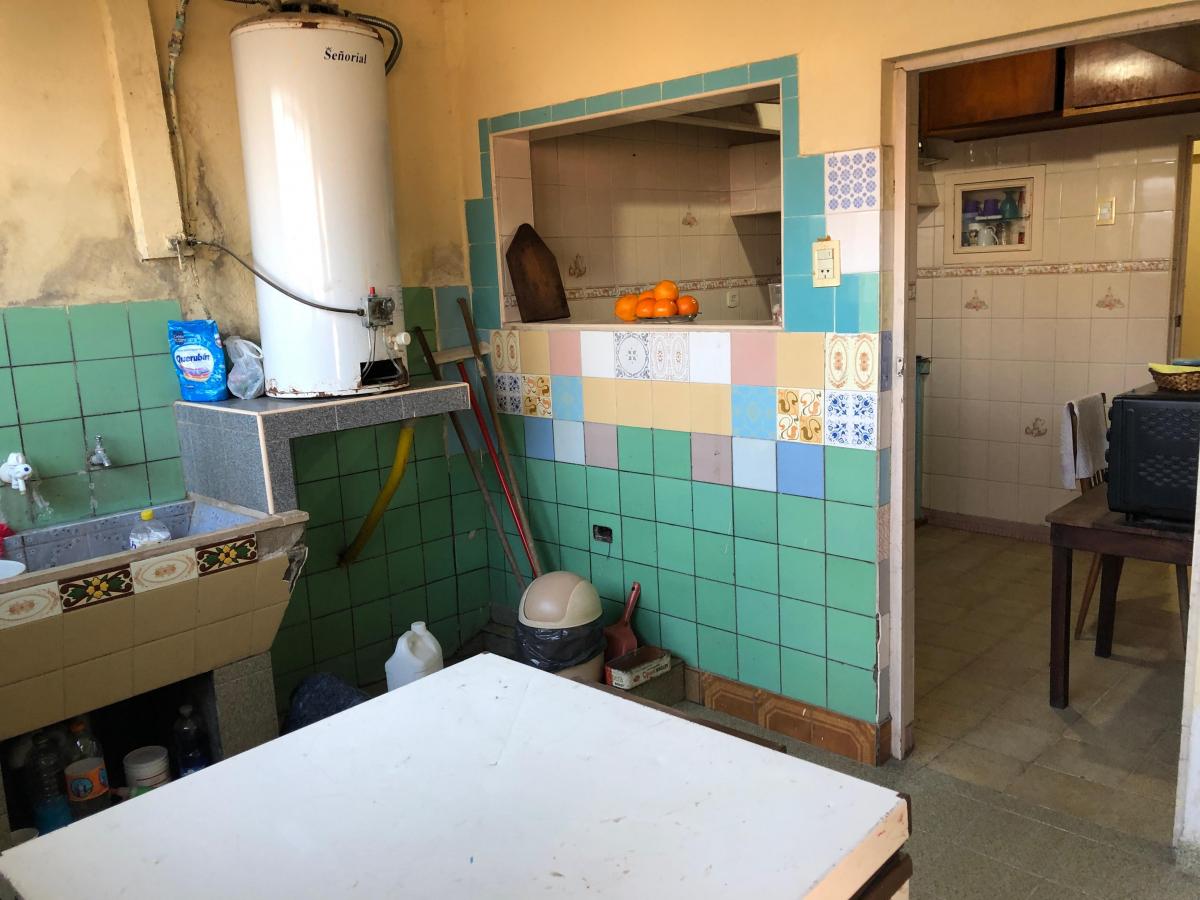 Casa con Local, Muy Buenas Dimensiones 4