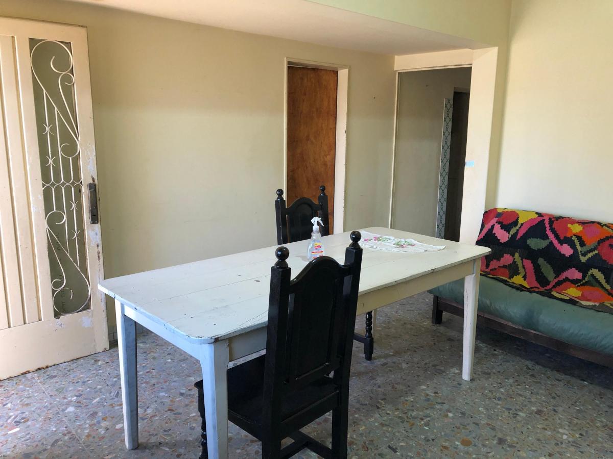 Casa con Local, Muy Buenas Dimensiones 1