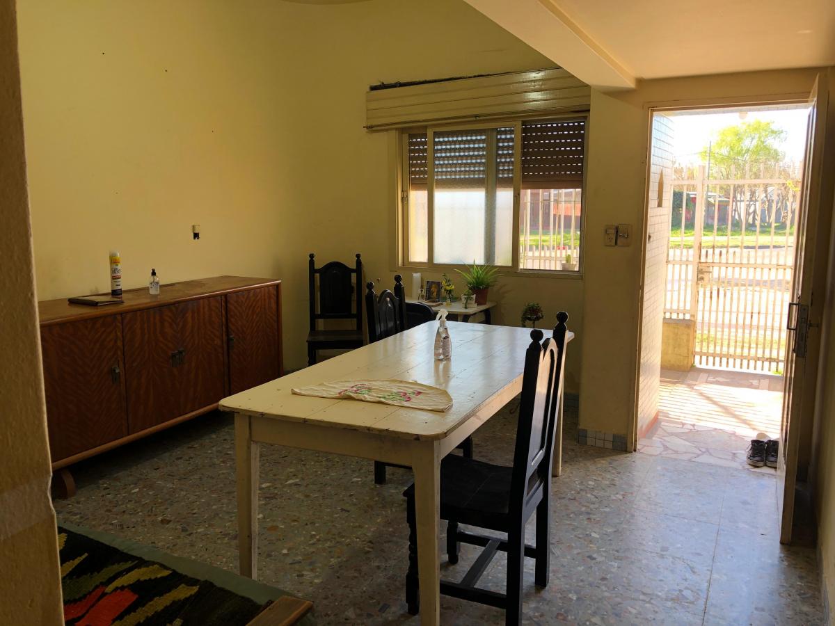 Casa con Local, Muy Buenas Dimensiones 5