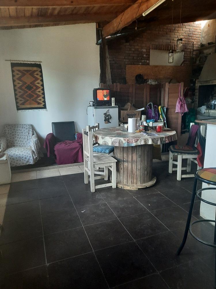 Foto de Amplio chalet de 6 ambientes con piscina sobre lote de 750 m2, imagen 3