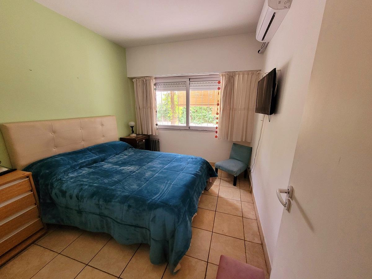 Lote de 1200 m2,  4 locales y  3 viviendas , 730 m2 cub. s/ Av. Constituyentes