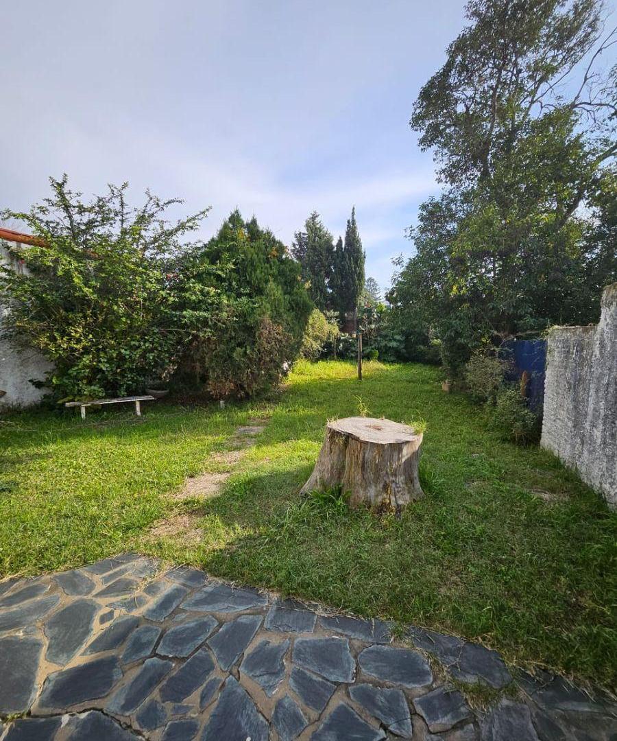 Foto de Chalet de 3 Dormitorios, Cochera y Gran Jardin, sobre lote 392 m2, imagen 2