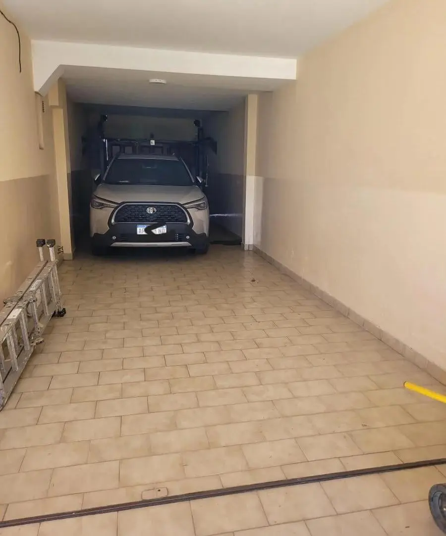 Hermoso Chalet de 4 Dormitorios sobre Lote de 10 X 52, con Gran Jardín y Piscina 5