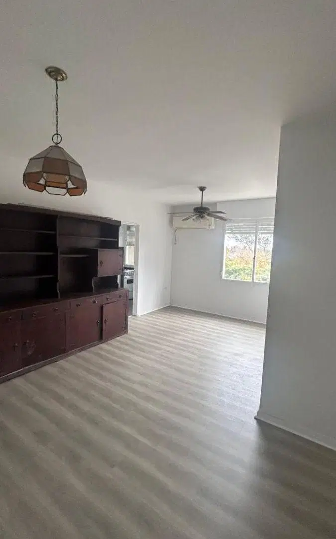 Departamento de 3 Dormitorios y Espacio Guardacoche con Vista Abierta en Excelente Zona 2