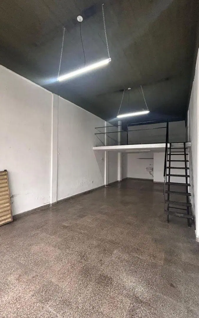 Local de 60 m2 más galpón para depósito de 75 m² 3