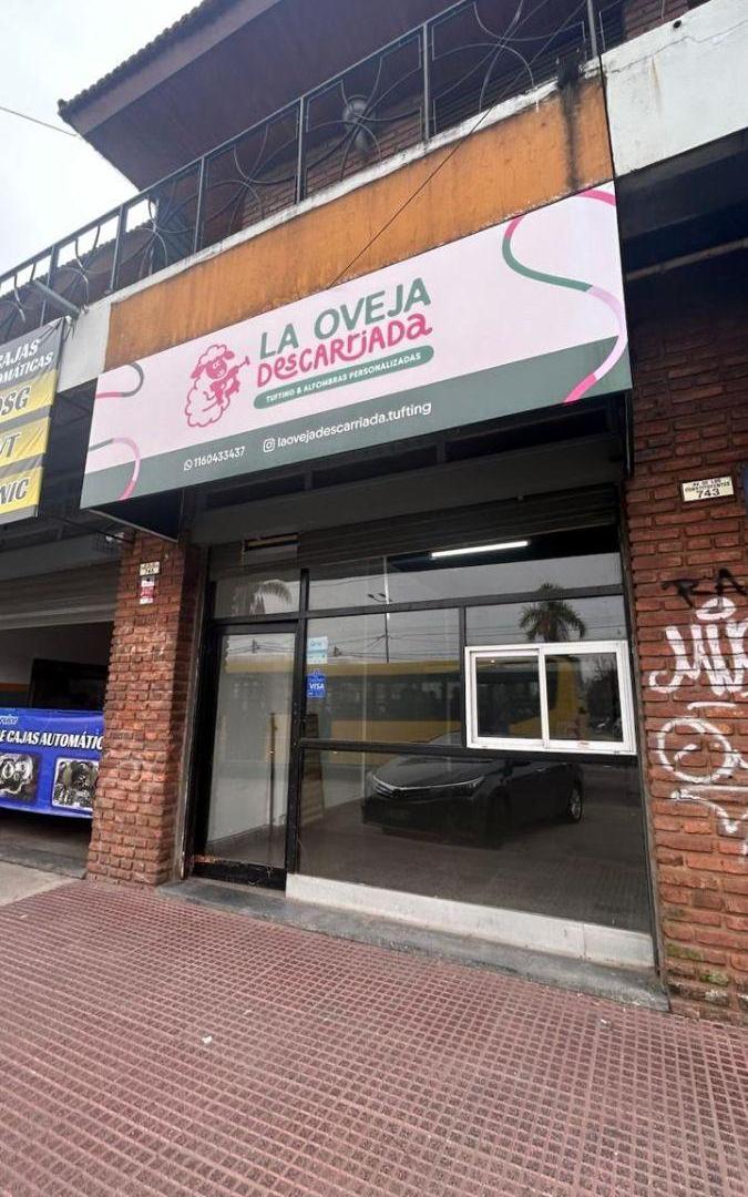 Foto de Local de 60 m2 más galpón para depósito de 75 m², imagen 2