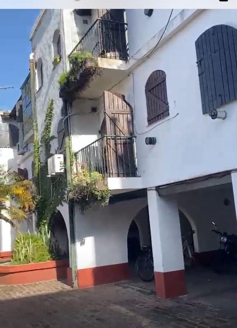 Foto de Departamento de 45 m² en Pequeño Complejo sobre Primera Junta en Bajo, imagen 2