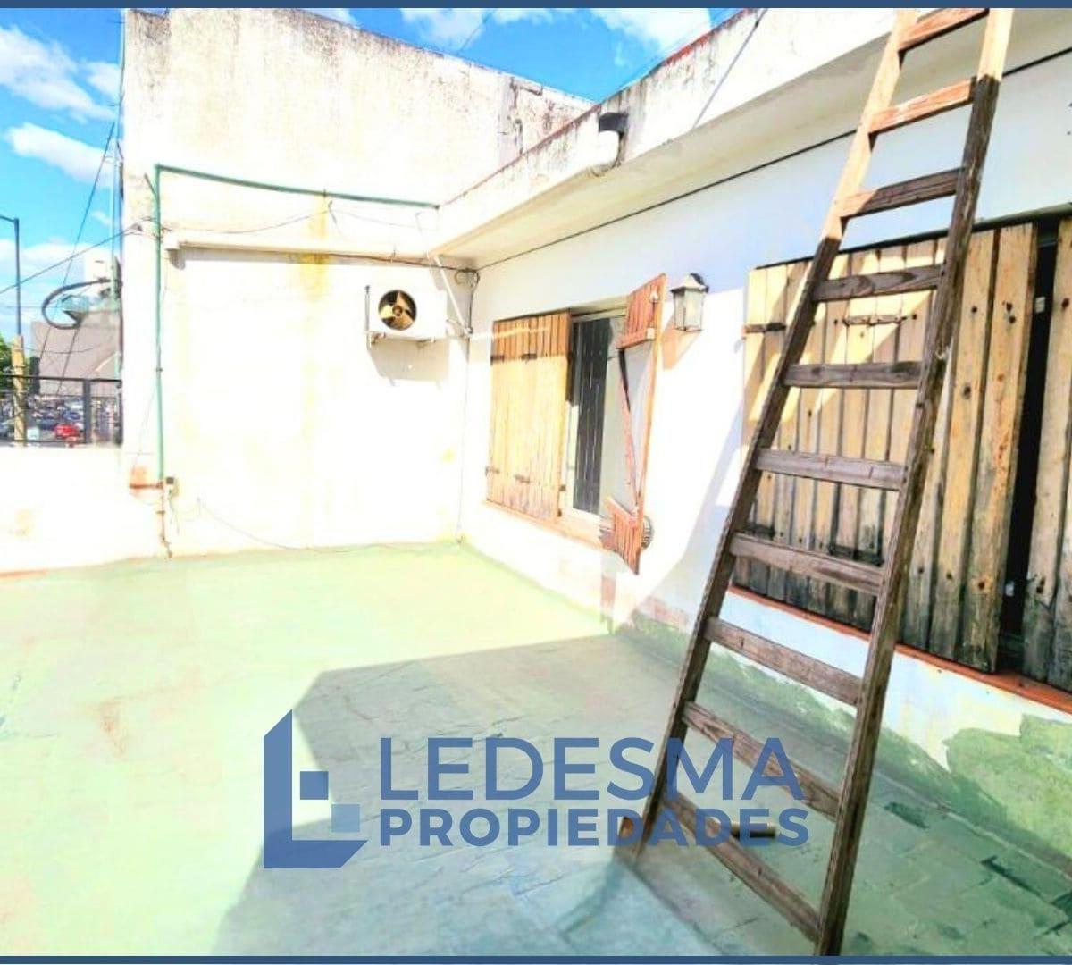 Local Comercial con Departamento 3 Ambientes 3