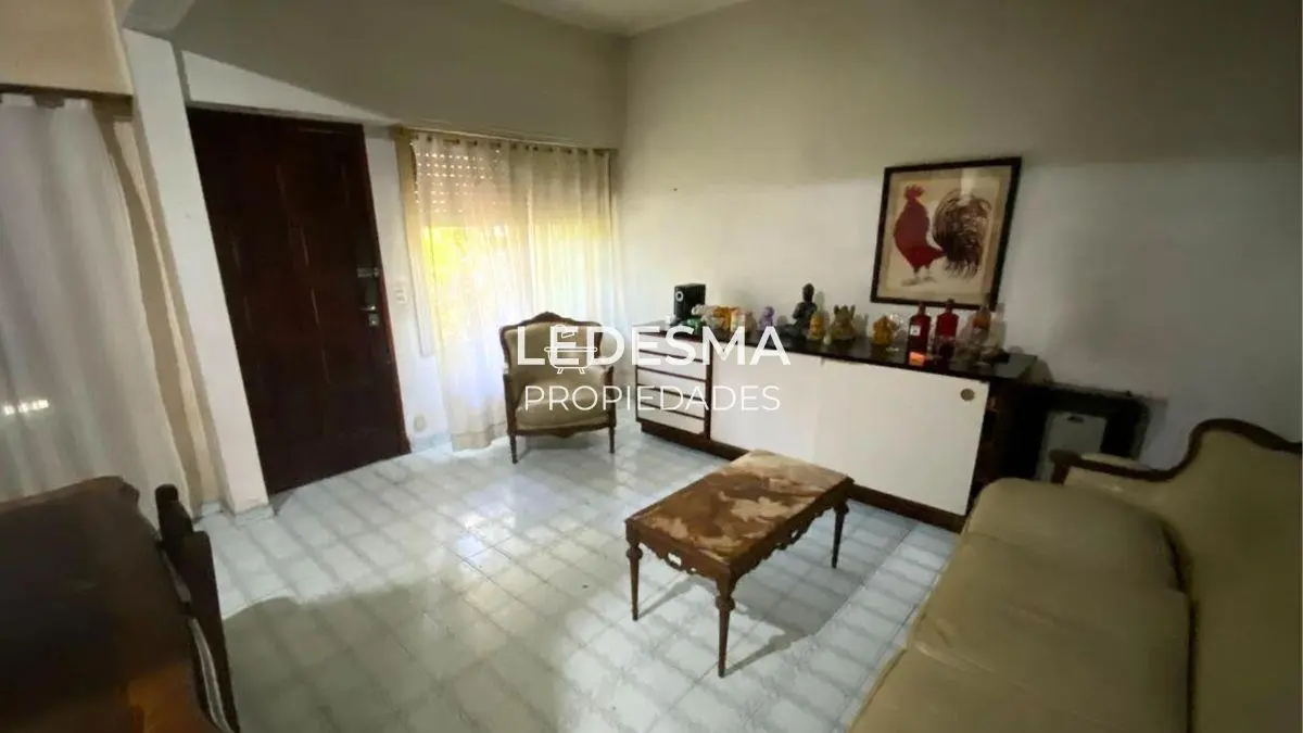 CASA EN VENTA 6 AMBIENTES CON COCHERA Y FONDO LIBRE VICENTE LOPEZ APTO CREDITO BANCARIO 3