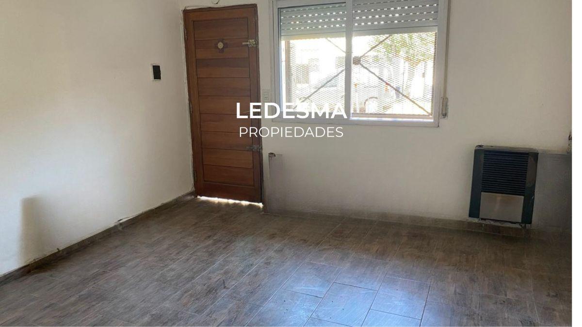 Foto de ALQUILER CASA 3 AMBIENTES CON GARAGE 2 AUTOS PISCINA Y FONDO LIBRE, imagen 4
