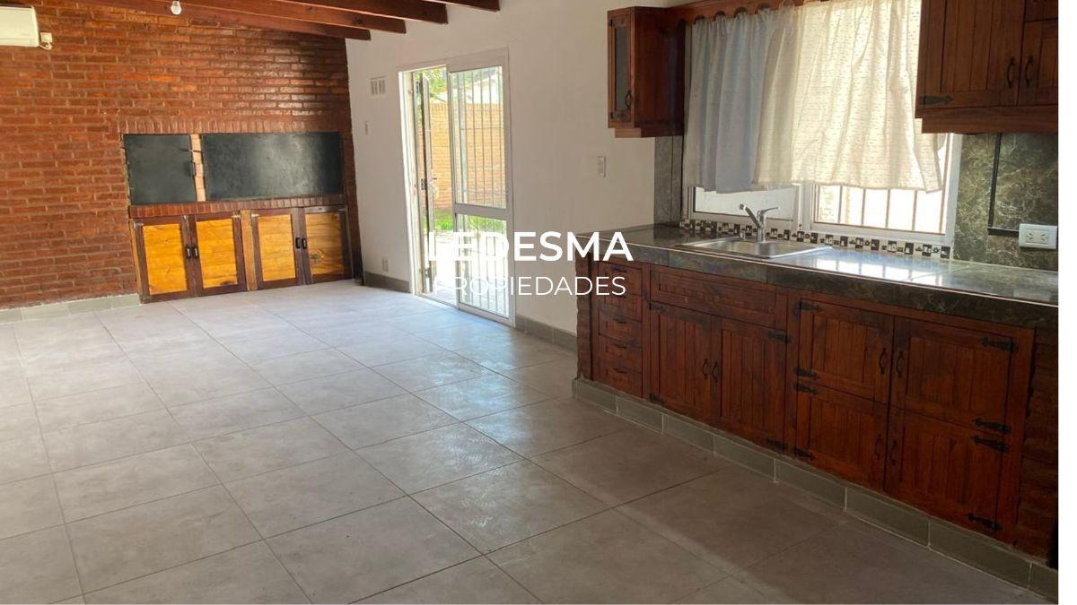 Foto de ALQUILER CASA 3 AMBIENTES CON GARAGE 2 AUTOS PISCINA Y FONDO LIBRE, imagen 5