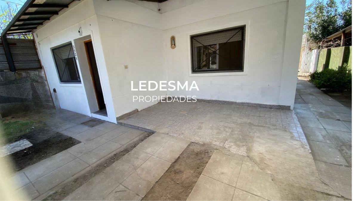 Foto de ALQUILER CASA 3 AMBIENTES CON GARAGE 2 AUTOS PISCINA Y FONDO LIBRE, imagen 2
