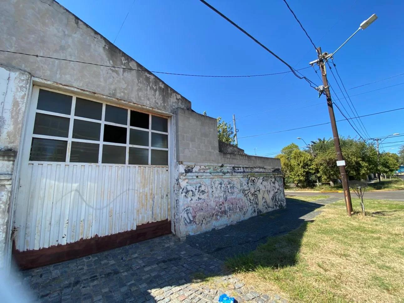 Foto de VENTA ITUZAINGO NORTE CASA 4 AMBIENTES EN ESQUINA CON AMPLIO GALPON, imagen 5