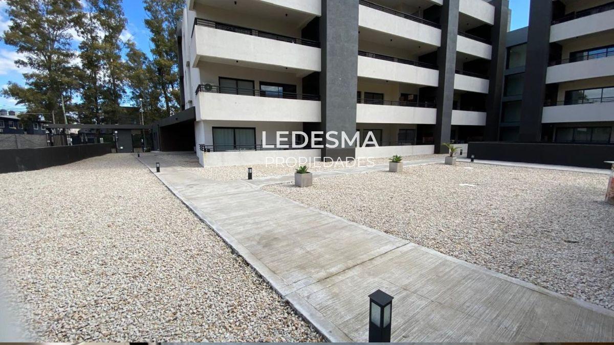 Foto de VENTA DEPARTAMENTO 3 AMBIENTES CON COCHERA A ESTRENAR COMPLEJO BEWEST, imagen 2