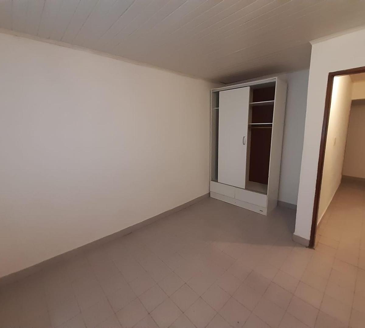Foto de Dúplex en venta! A mts. de la Avenida Hernandarias, imagen 5
